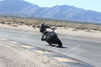 media/Dec-01-2025-Moto Forza (Mon) [[2daa91e15f]]/3-Beginner Group/Session 3 (Turn 16 Inside)/